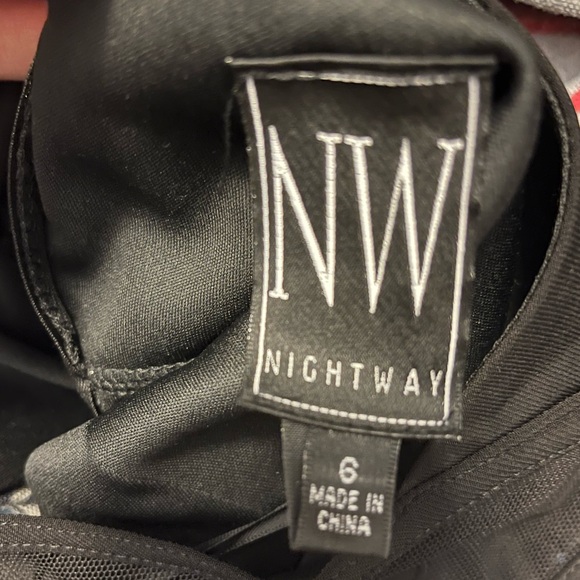 Beautiful Evening/Formal Gown, Nightway, Size 6 - Picture 5 of 6